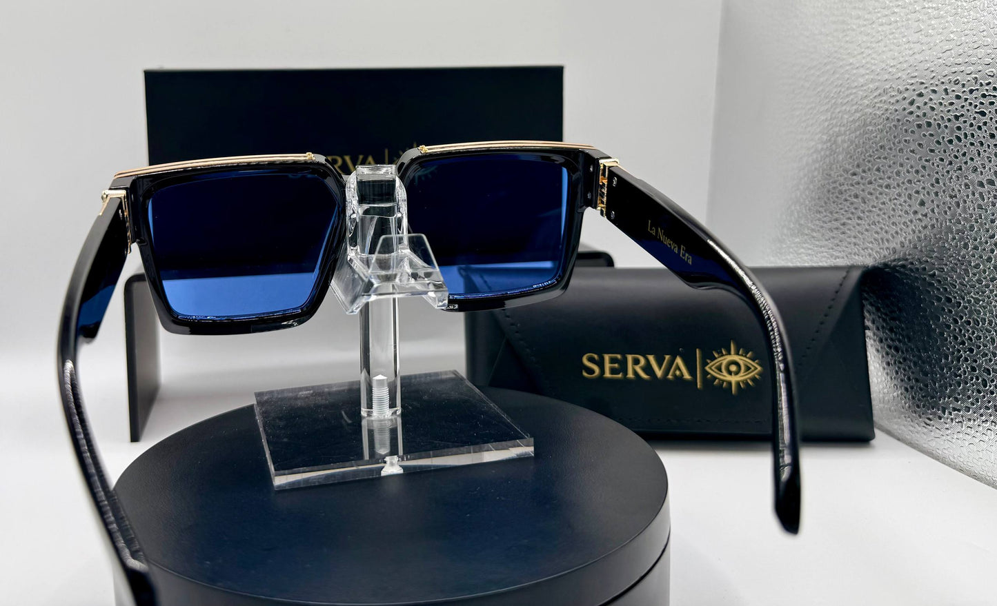 SERVA Monarch