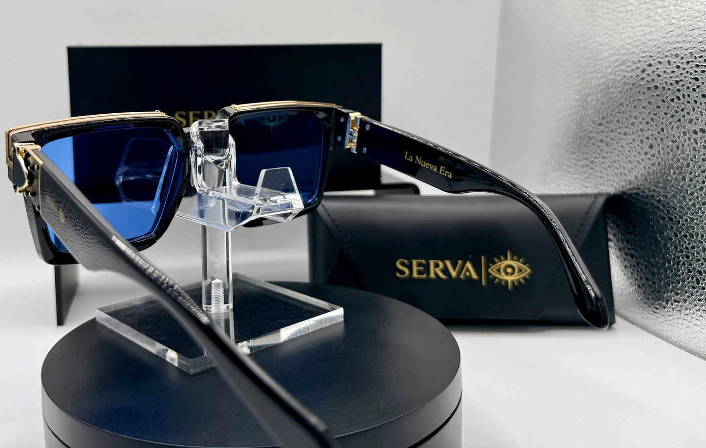 SERVA Monarch