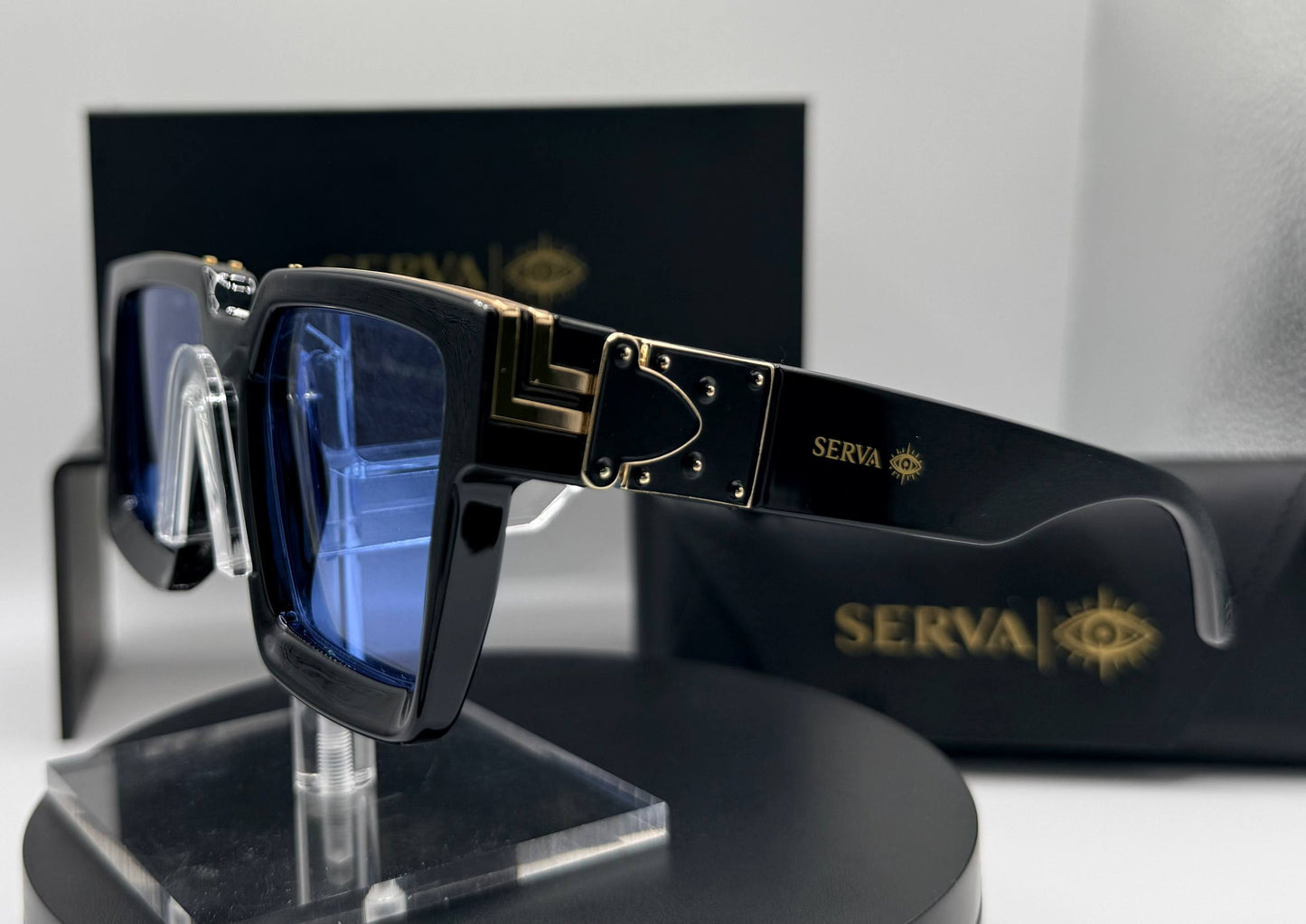 SERVA Monarch